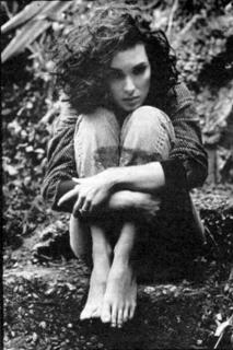 Winona Ryder feet photo thumbnail