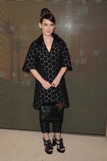 Winona Ryder feet photo thumbnail