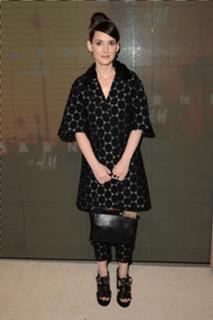 Winona Ryder feet photo thumbnail