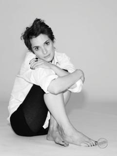 Winona Ryder feet photo thumbnail