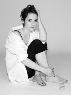 Winona Ryder feet photo thumbnail