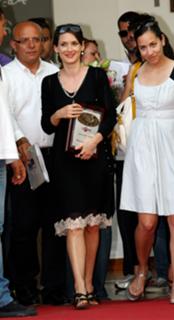 Winona Ryder feet photo thumbnail