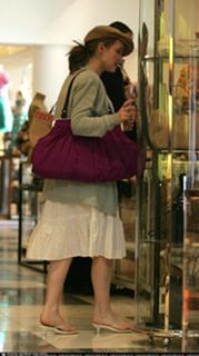 Winona Ryder feet photo thumbnail