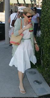 Winona Ryder feet photo thumbnail