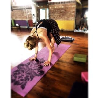 Witney Carson feet photo thumbnail