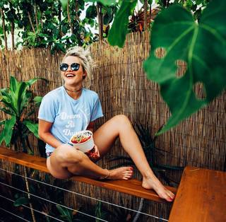 Witney Carson feet photo thumbnail