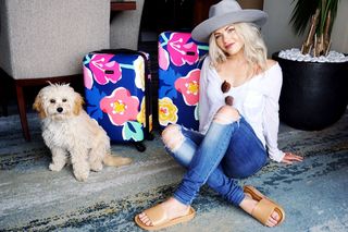 Witney Carson feet photo thumbnail