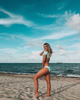 Witney Carson feet photo thumbnail