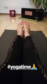 Wolke Hegenbarth feet photo thumbnail