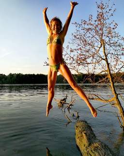 Wolke Hegenbarth feet photo thumbnail