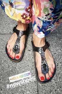 Wolke Hegenbarth feet photo thumbnail