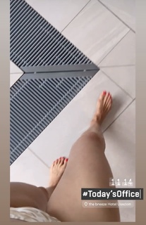 Wolke Hegenbarth feet photo thumbnail