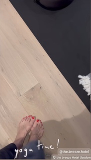 Wolke Hegenbarth feet photo thumbnail