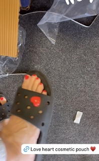 Wolke Hegenbarth feet photo thumbnail