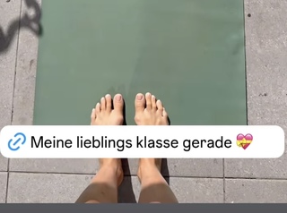 Wolke Hegenbarth feet photo thumbnail