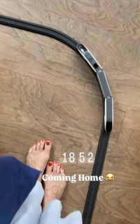 Wolke Hegenbarth feet photo thumbnail