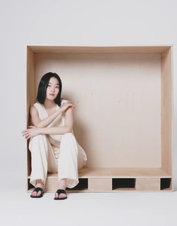 Won Ji-an feet photo 7