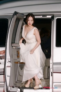 Woo-hee Chun feet photo 12