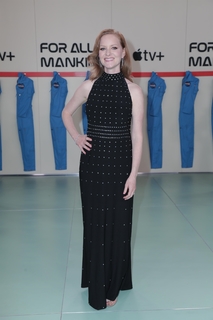 Wrenn Schmidt feet photo 3