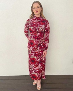 Wrenn Schmidt feet photo 18
