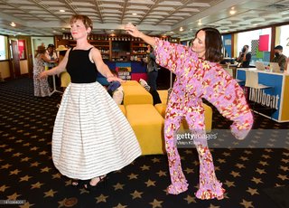 Wrenn Schmidt feet photo 3