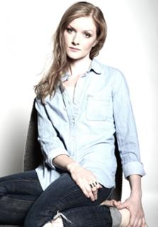 Wrenn Schmidt feet photo 1