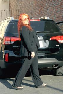 Wynonna Judd feet photo 10