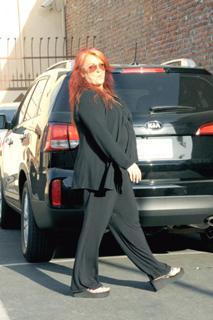 Wynonna Judd feet photo 1