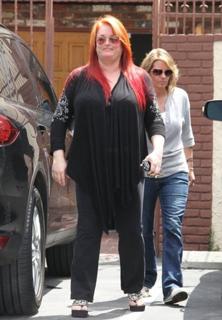 Wynonna Judd feet photo 3