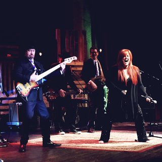 Wynonna Judd feet photo 1
