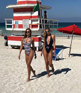 Xenia Deli feet photo 1