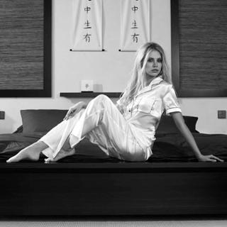 Xenia Tchoumitcheva feet photo thumbnail