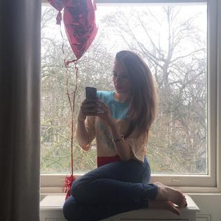 Xenia Tchoumitcheva feet photo thumbnail
