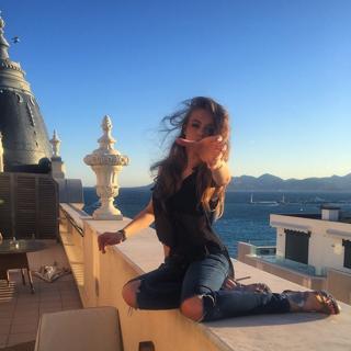 Xenia Tchoumitcheva feet photo thumbnail