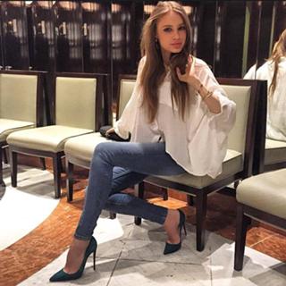 Xenia Tchoumitcheva feet photo thumbnail