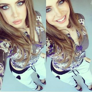 Xenia Tchoumitcheva feet photo thumbnail