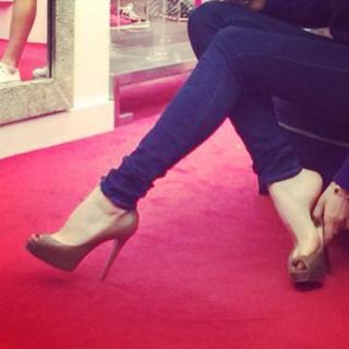 Xenia Tchoumitcheva feet photo thumbnail