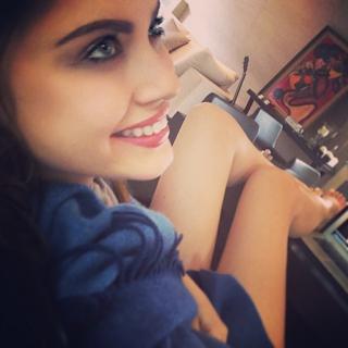 Xenia Tchoumitcheva feet photo thumbnail