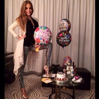 Xenia Tchoumitcheva feet photo thumbnail
