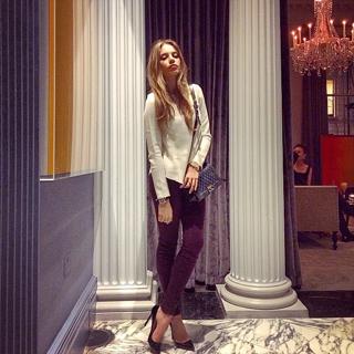 Xenia Tchoumitcheva feet photo thumbnail