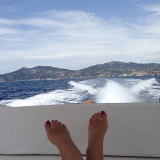 Xenia Tchoumitcheva feet photo thumbnail