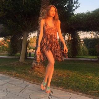 Xenia Tchoumitcheva feet photo thumbnail