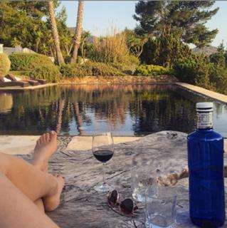Xenia Tchoumitcheva feet photo thumbnail