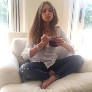Xenia Tchoumitcheva feet photo thumbnail
