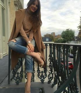Xenia Tchoumitcheva feet photo thumbnail