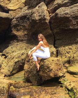 Xenia Tchoumitcheva feet photo thumbnail