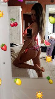 Xenia Tchoumitcheva feet photo thumbnail