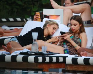 Xenia Tchoumitcheva feet photo thumbnail