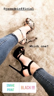 Xenia Tchoumitcheva feet photo thumbnail