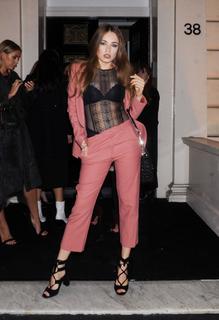 Xenia Tchoumitcheva feet photo thumbnail